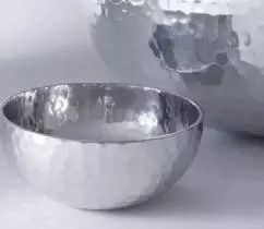 金屬材料在產(chǎn)品設(shè)計(jì)中的應(yīng)用 剛?cè)岵?jì)的美學(xué)與功能交響